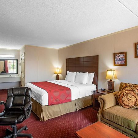 Ramada By Wyndham Branson Motel Екстериор снимка