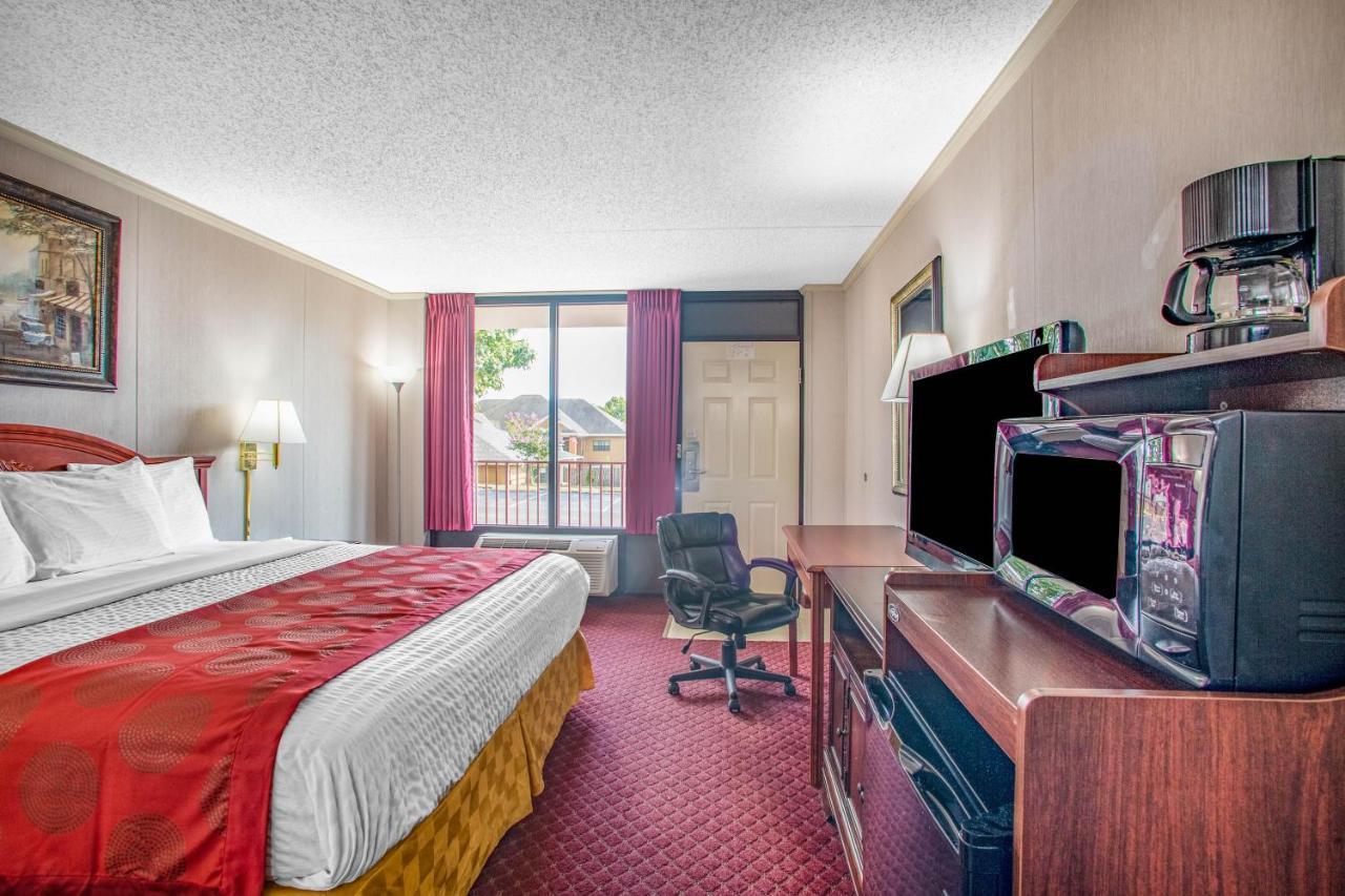 Ramada By Wyndham Branson Motel Екстериор снимка