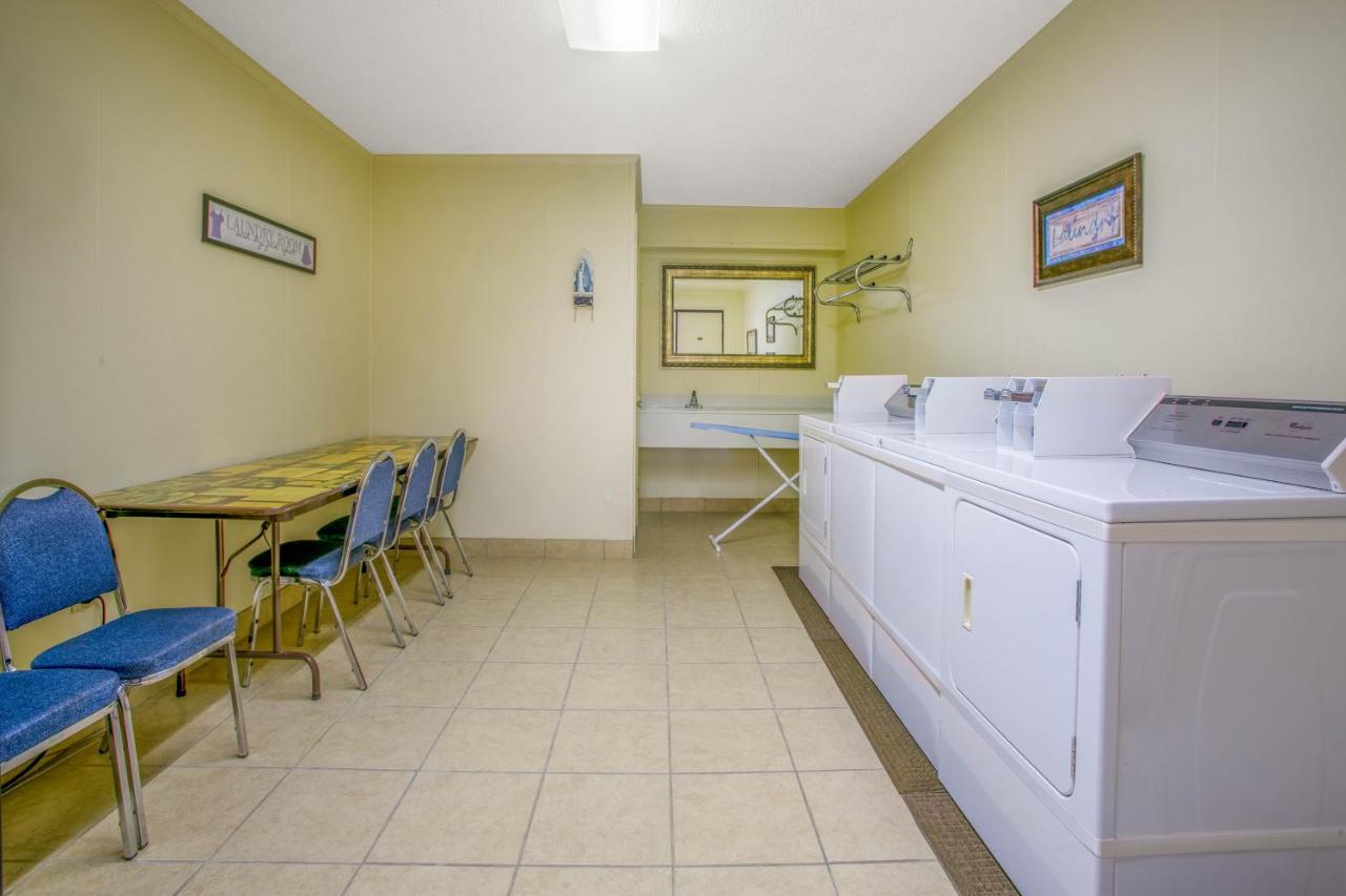 Ramada By Wyndham Branson Motel Екстериор снимка