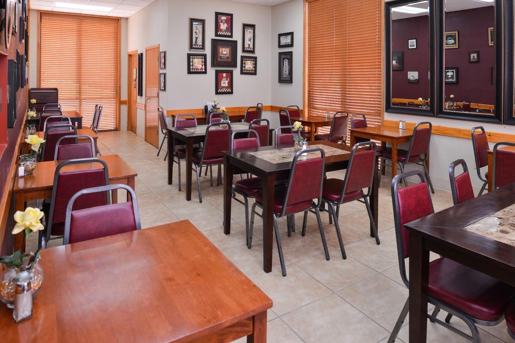 Ramada By Wyndham Branson Motel Екстериор снимка