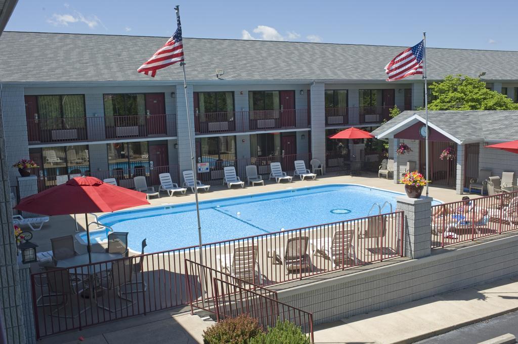 Ramada By Wyndham Branson Motel Екстериор снимка