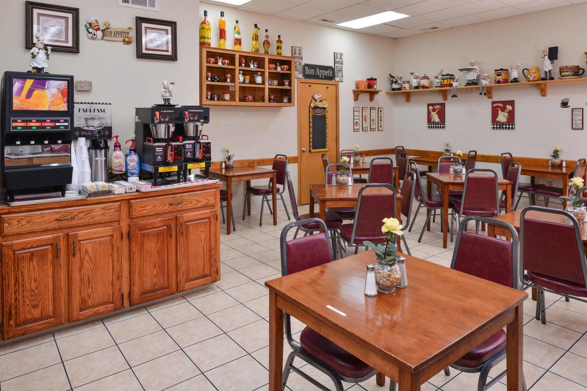 Ramada By Wyndham Branson Motel Екстериор снимка