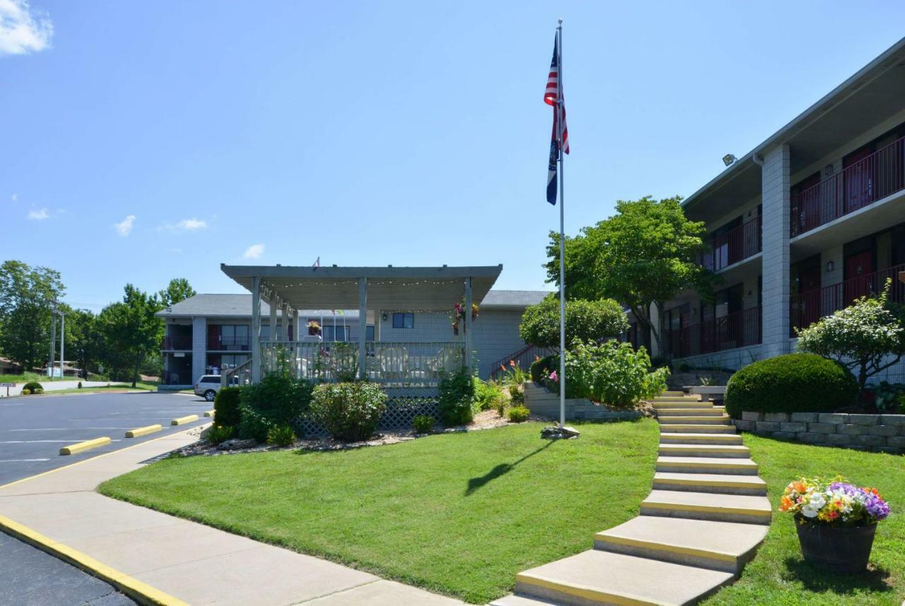 Ramada By Wyndham Branson Motel Екстериор снимка